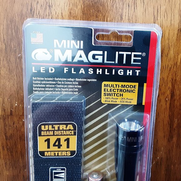 MINI MAGLITE LED Flashlight - Picture 2 of 3